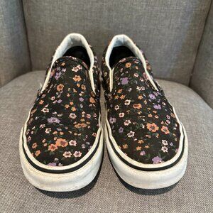 Vans classic slip-on sneakers, rare floral pattern, Women's size 6